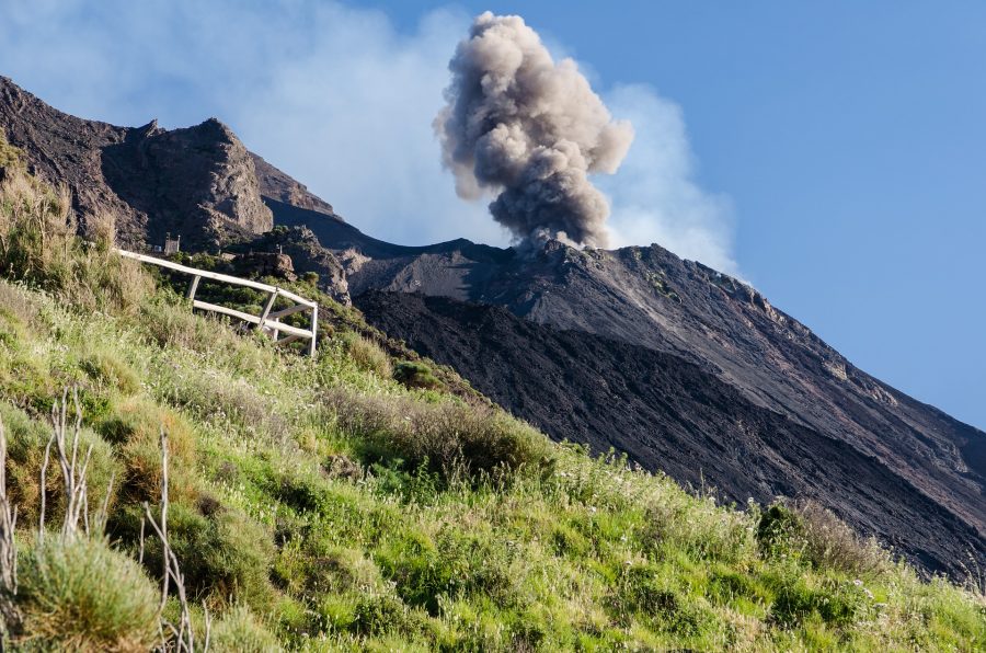 Volcán Strómboli (Italia)